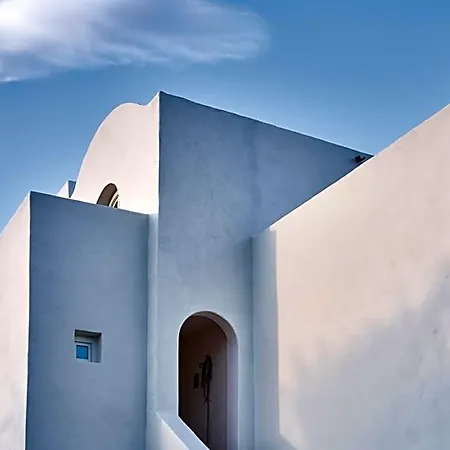 Istoria, A Member Of Design Perissa (Santorini)